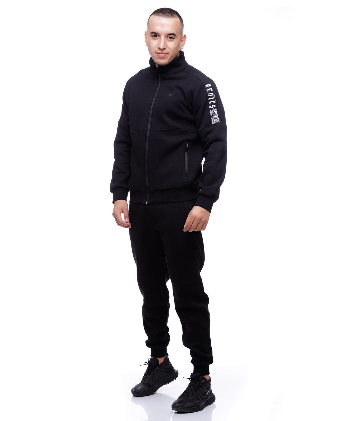Мъжки спортен ватиран екип в черно
