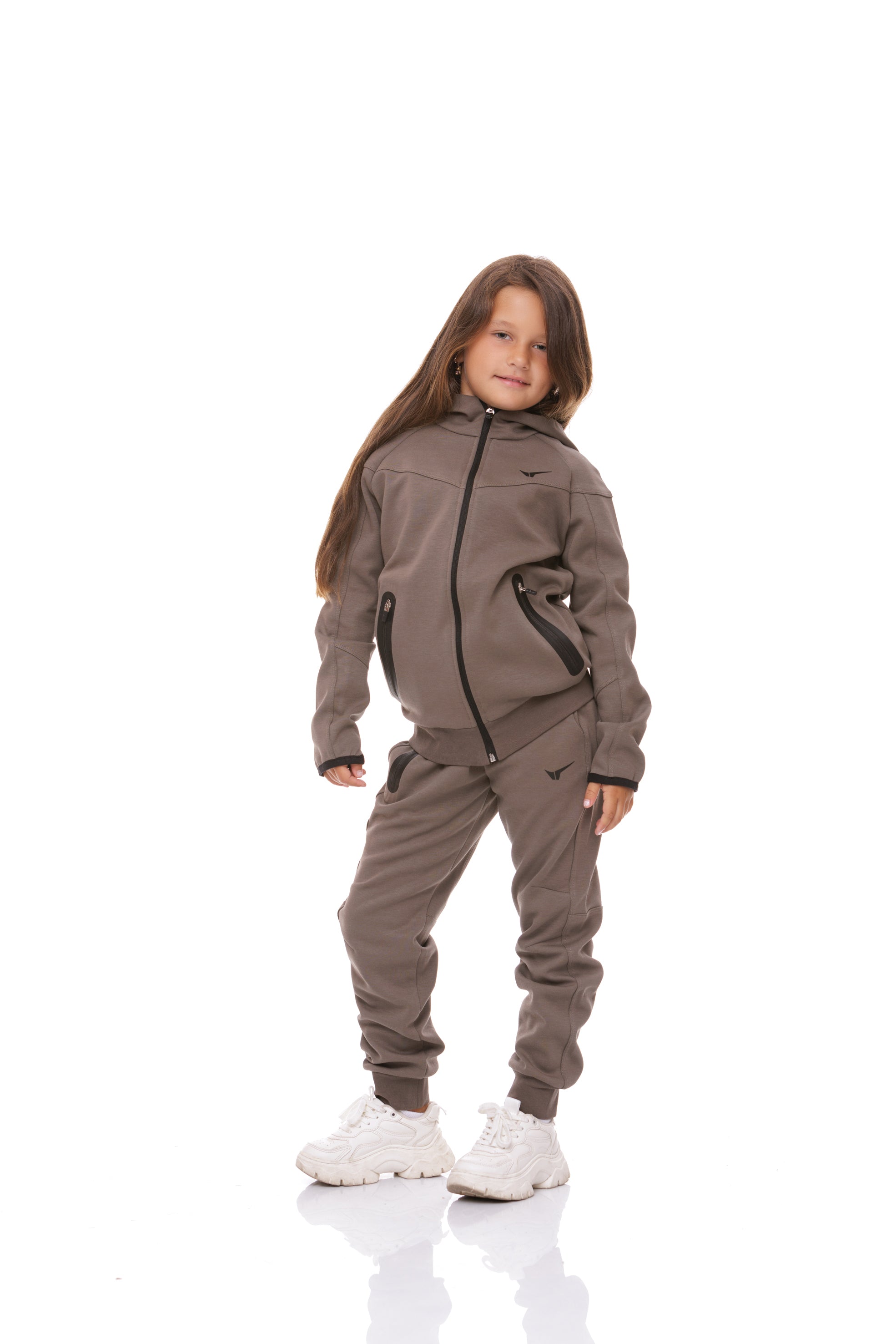 Детски спортен екип в цвят каки