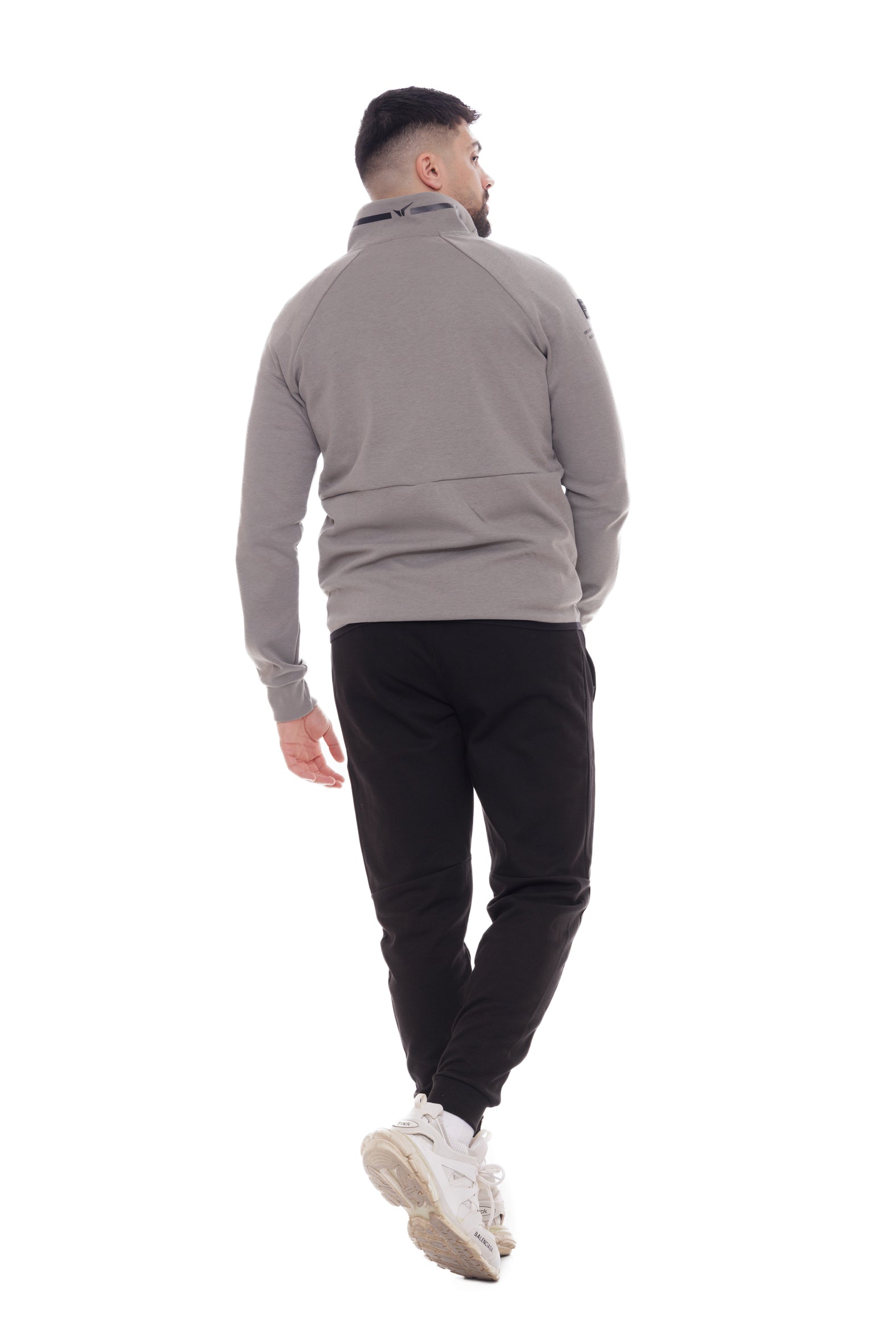 Мъжки спортен екип в сиво и черно