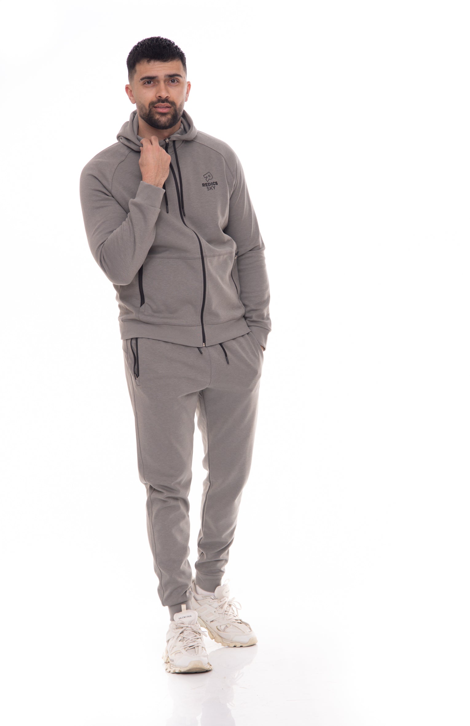Мъжки спортен екип в сиво