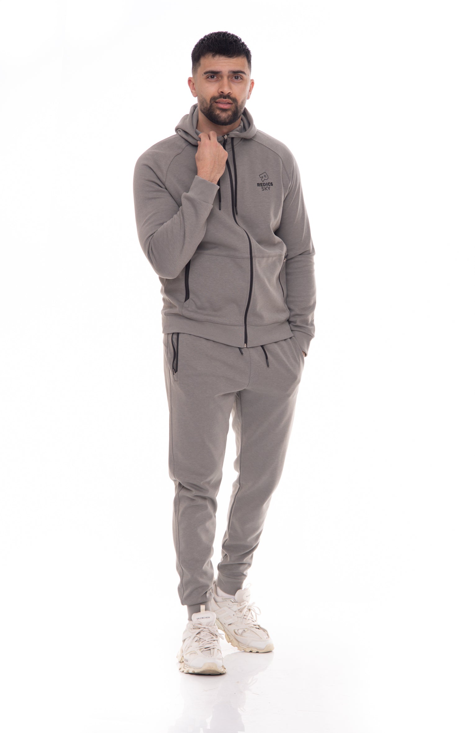 Мъжки спортен екип в сиво