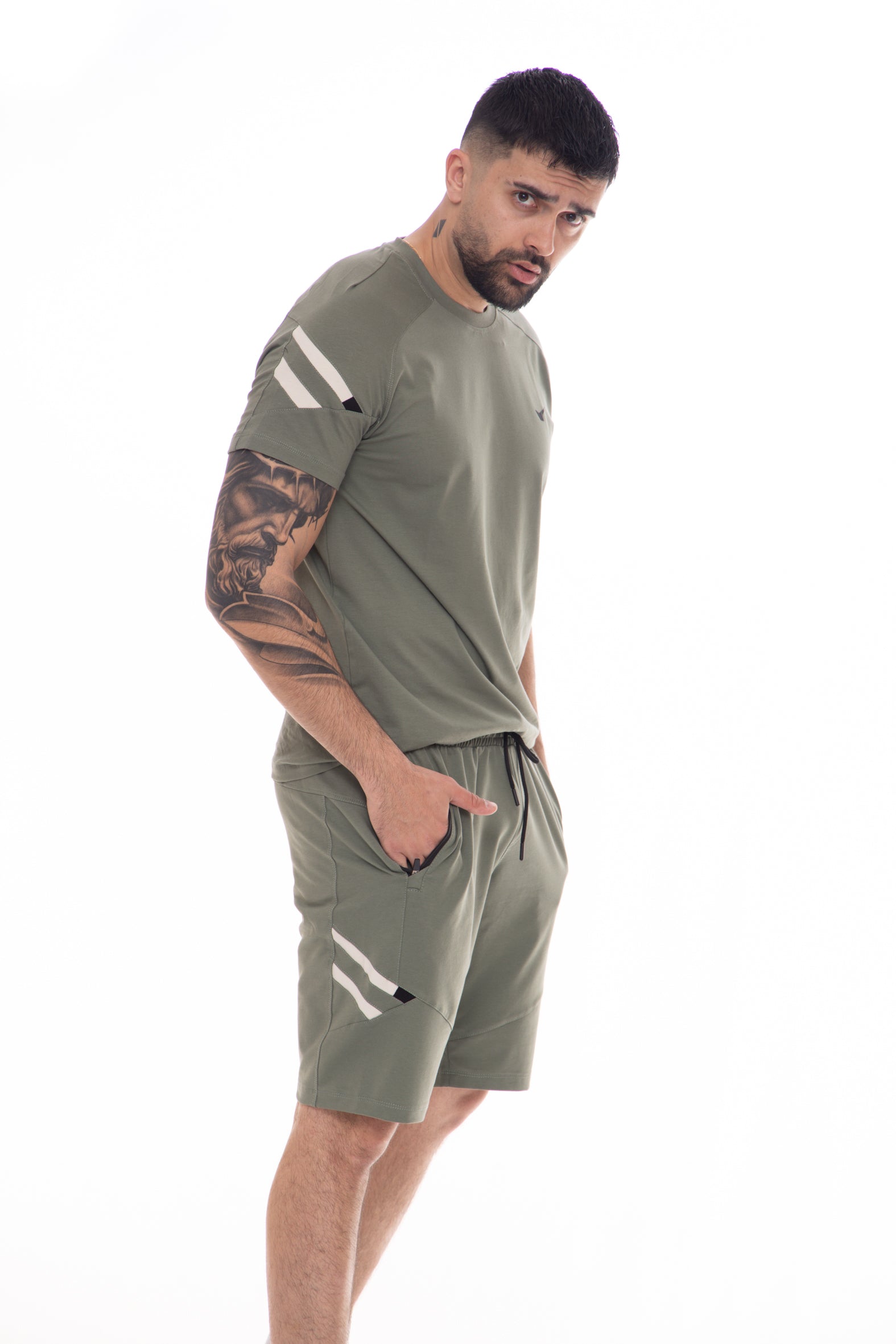 Мъжка тениска в зелено