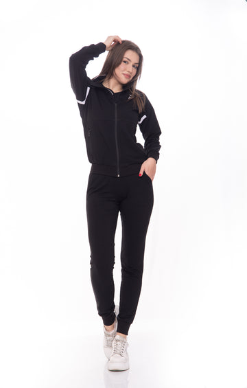 Дамски спортен екип в черно