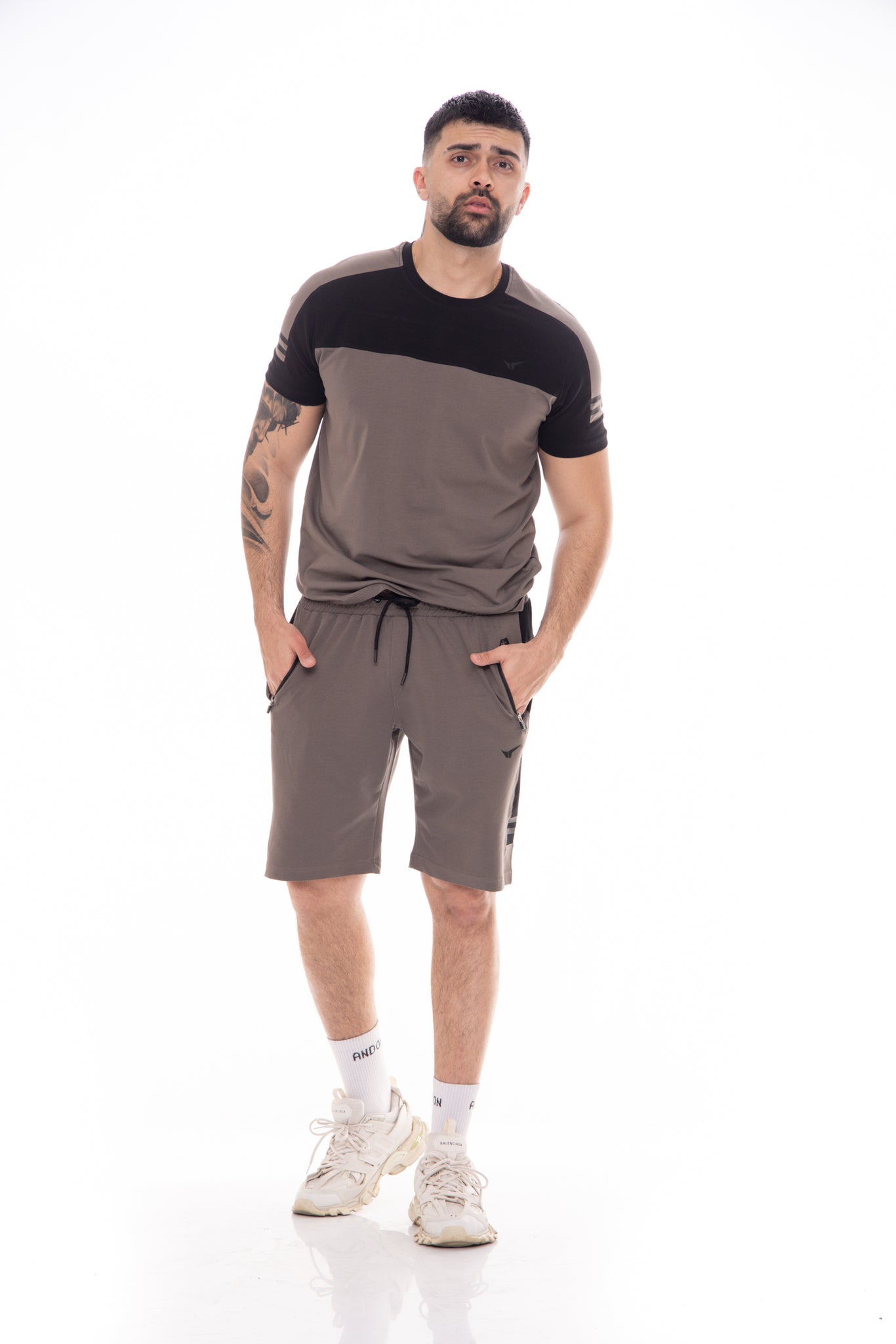 Мъжка тениска в каки и черно