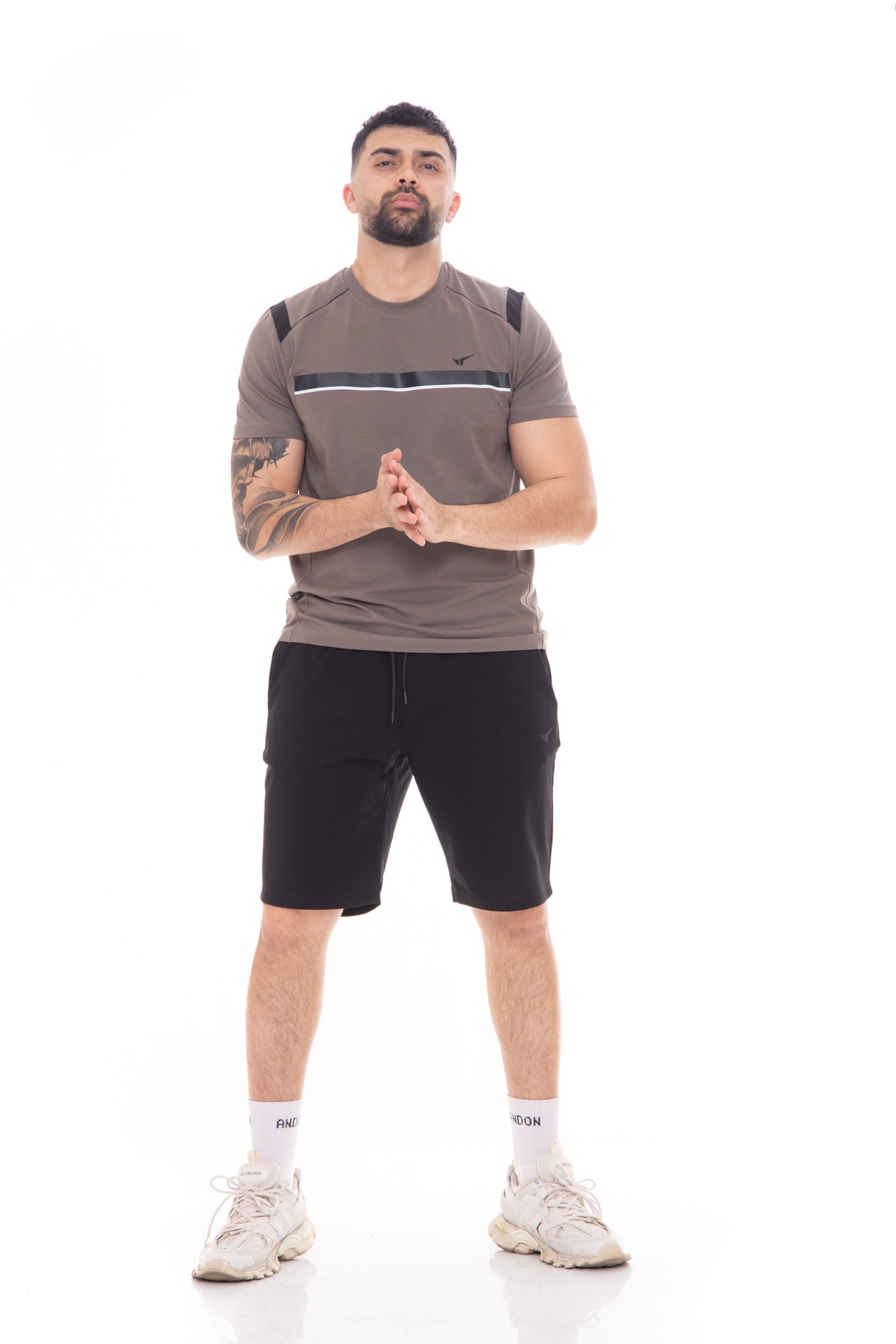 Мъжка тениска в цвят каки с черно