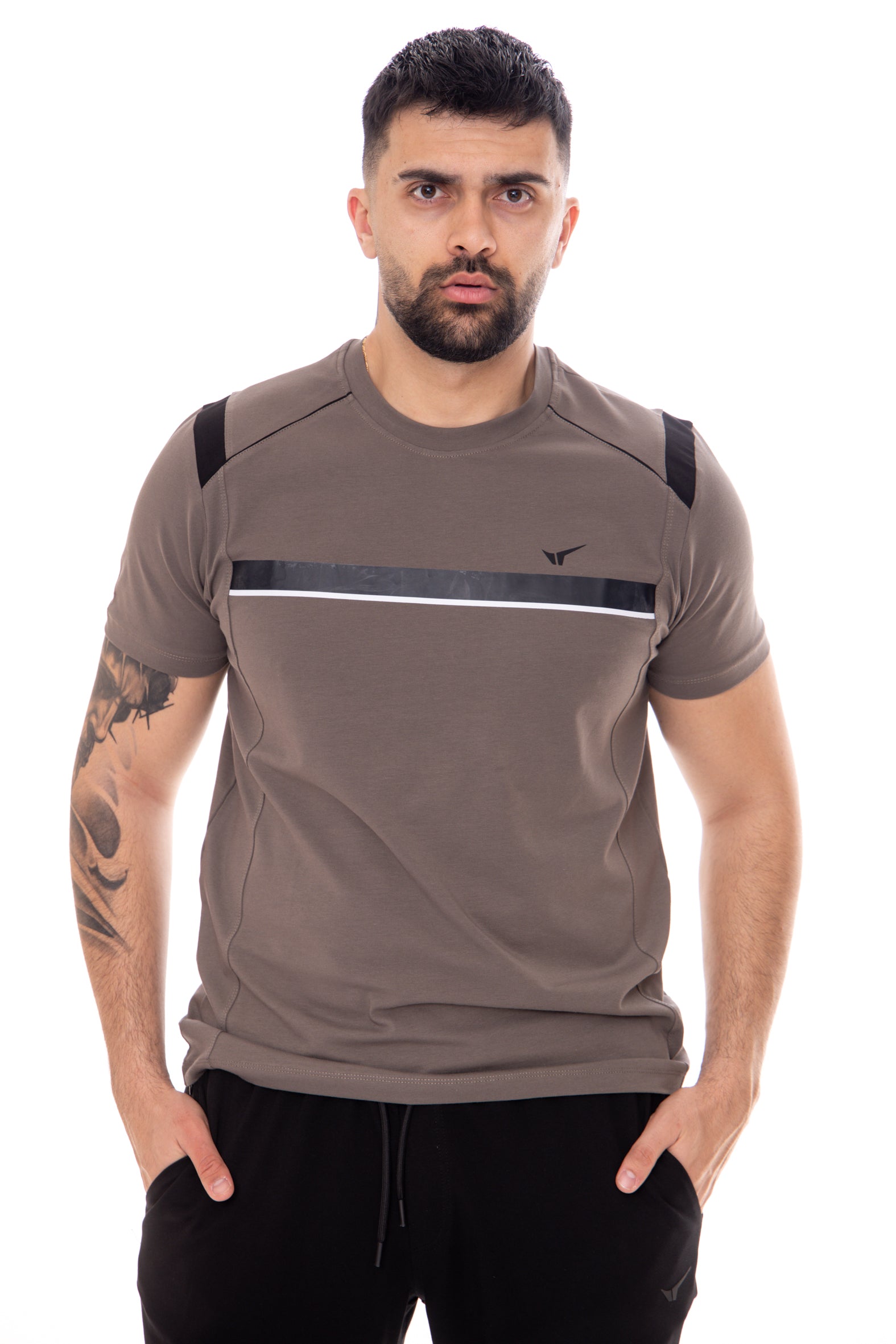 Мъжка тениска в цвят каки с черно