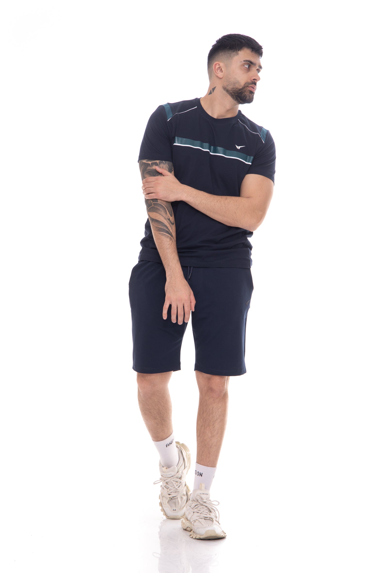 Мъжка тениска в тъмно синьо с петрол