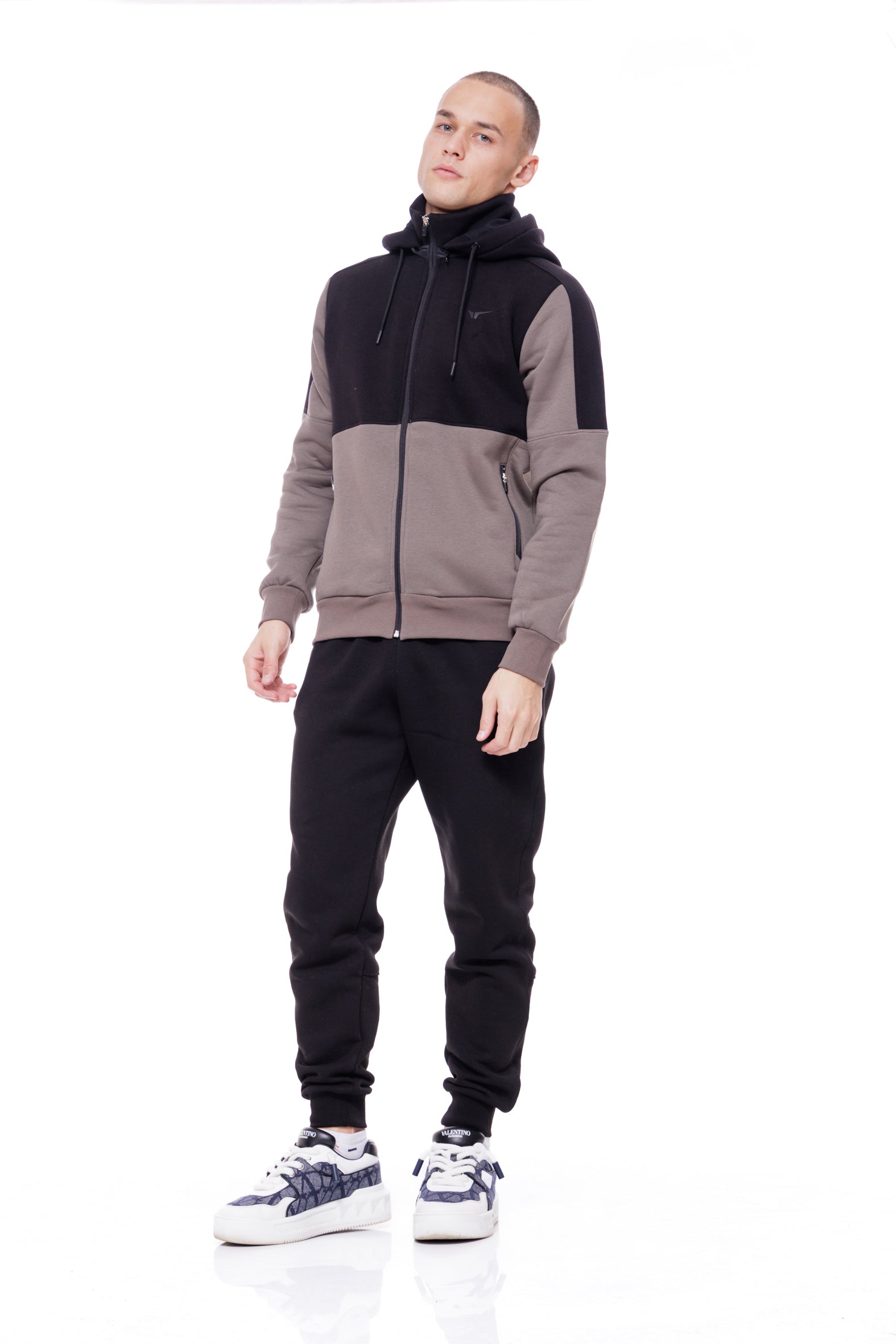 Мъжки спортен ватиран екип в цвят каки и черно 25-0094