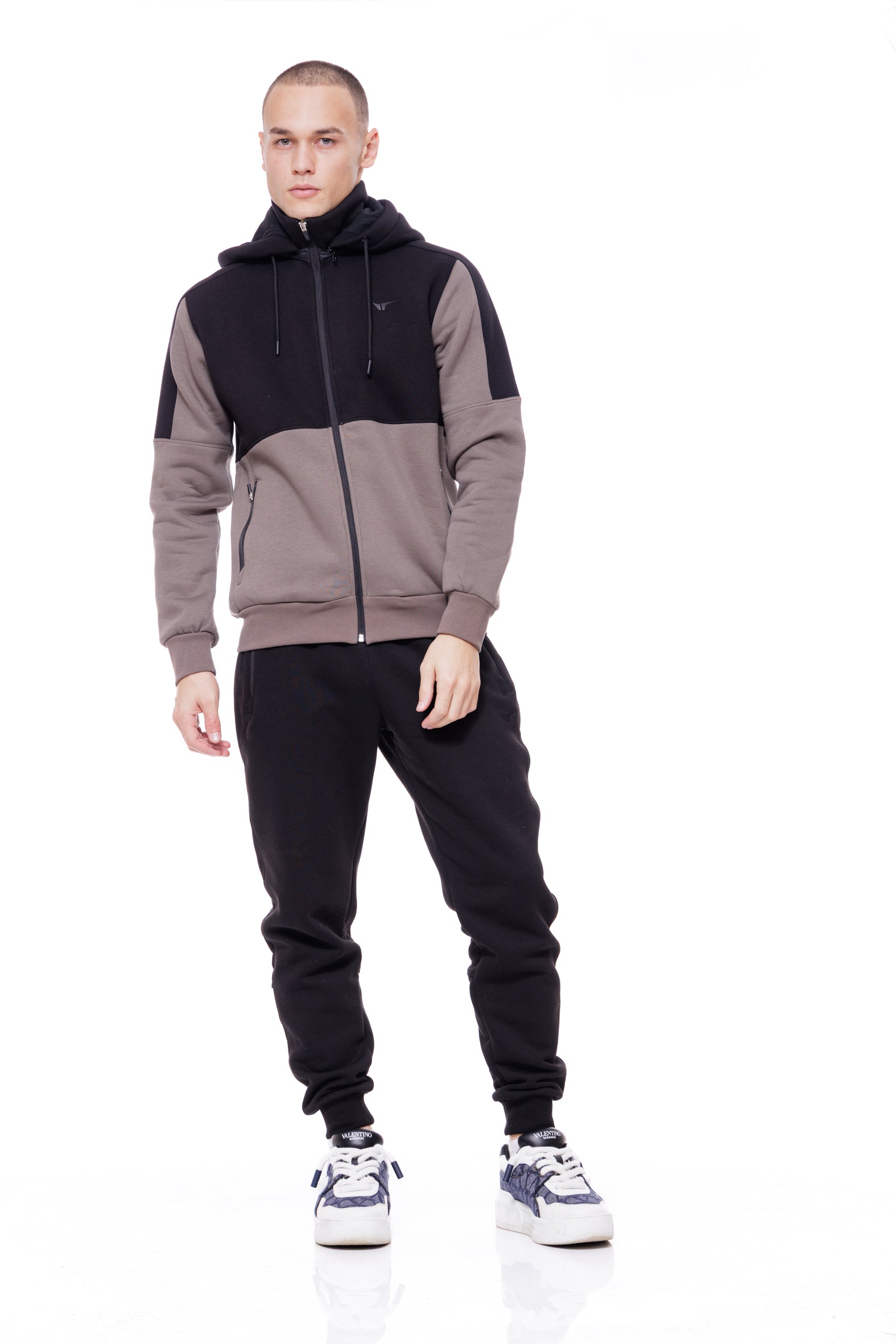 Мъжки спортен ватиран екип в цвят каки и черно 25-0094