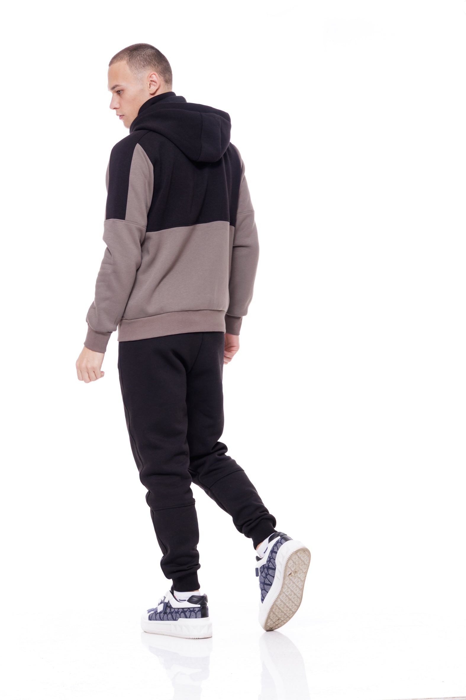 Мъжки спортен ватиран екип в цвят каки и черно 25-0094