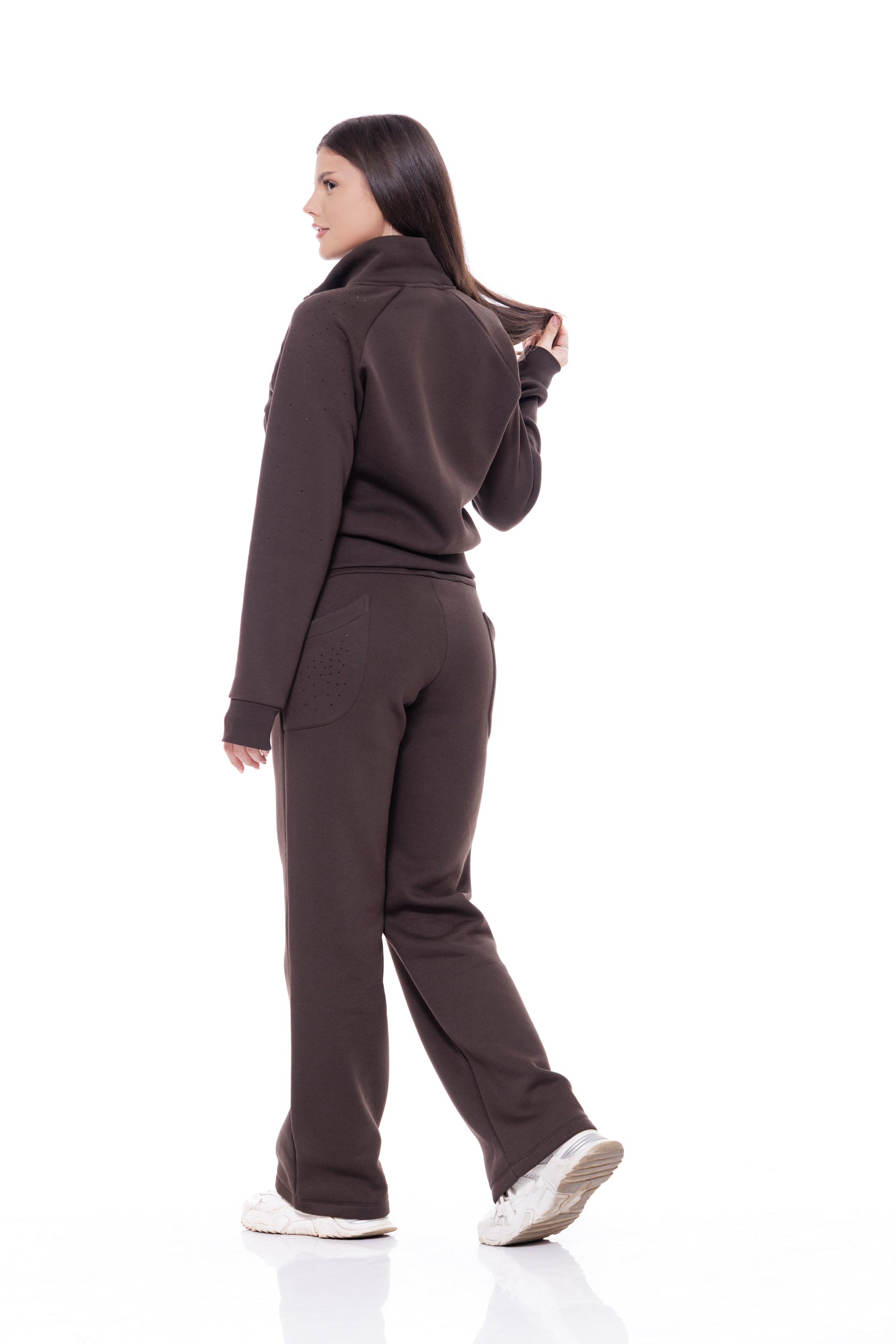 Дамски спортен ватиран екип в кафяво 25-1111