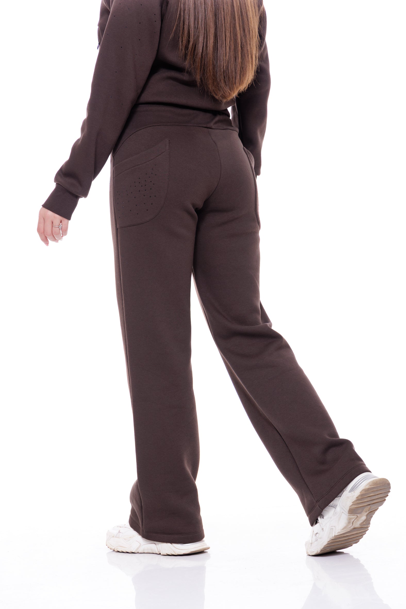 Дамски спортен ватиран екип в кафяво 25-1111