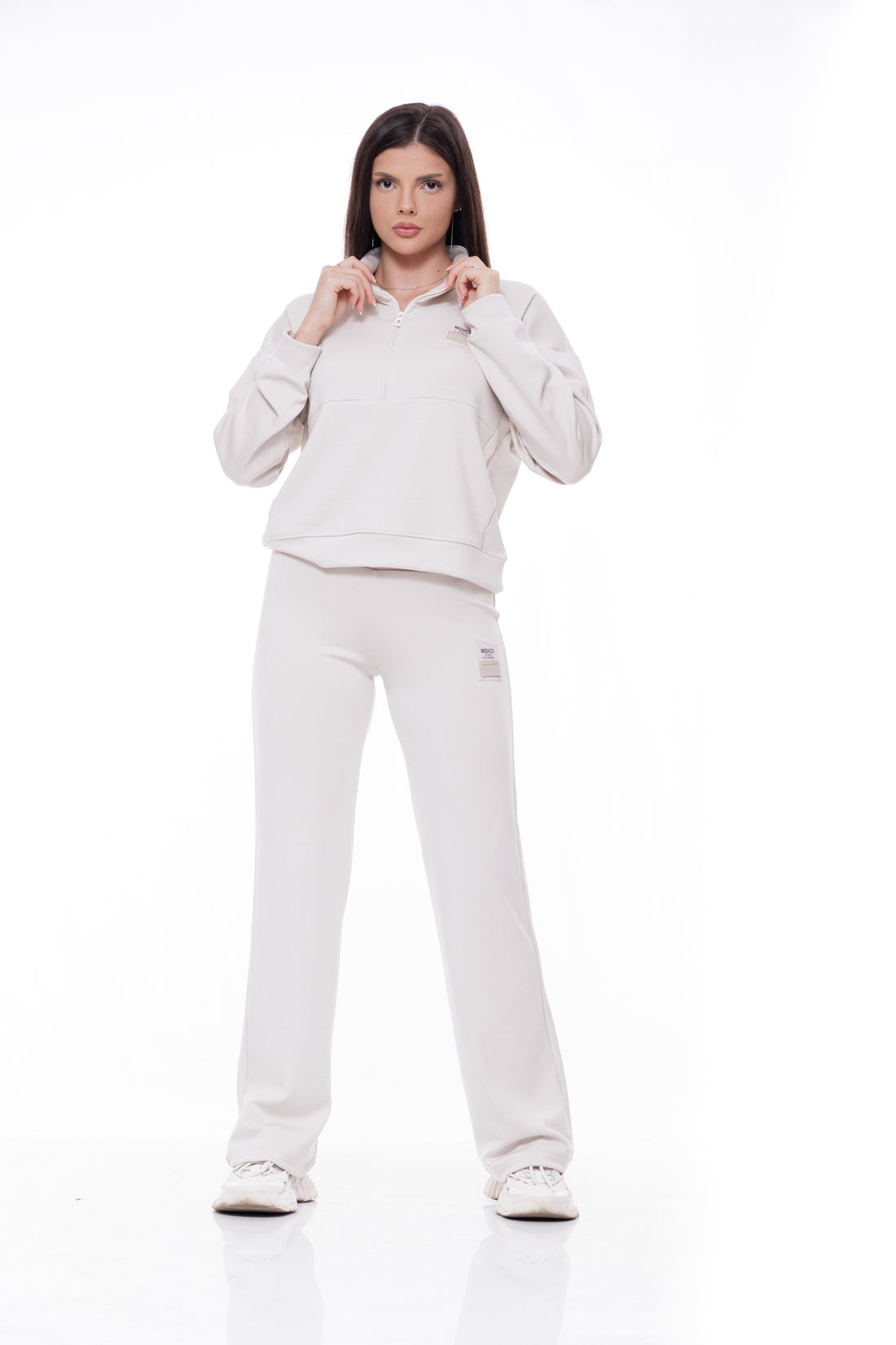 Дамски спортен екип в екрю 25-1079