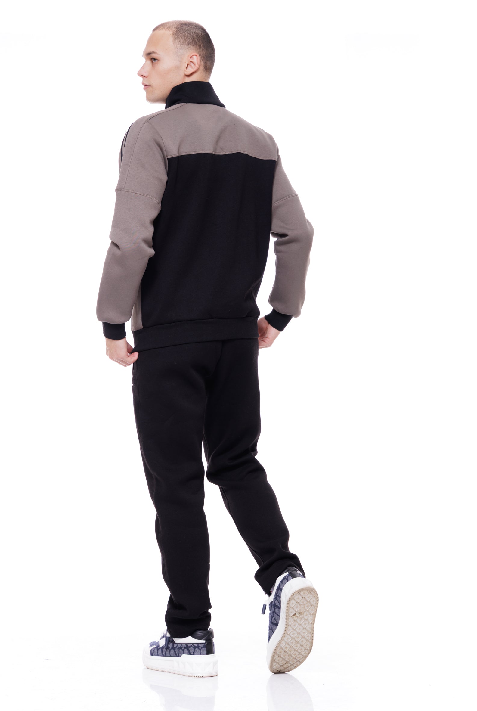 Мъжки спортен ватиран екип в цвят каки