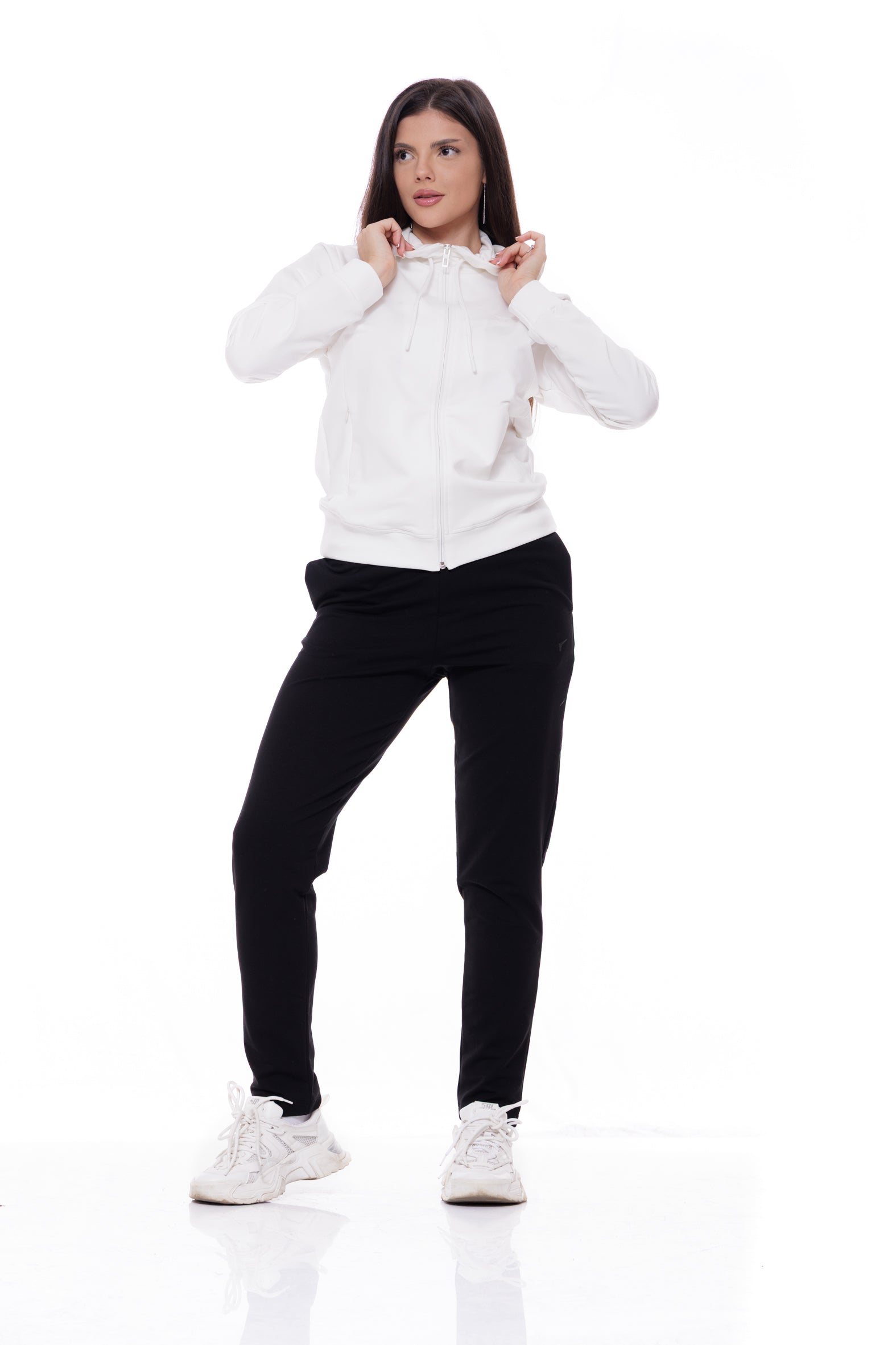 Дамски спортен екип в екрю 25-1059