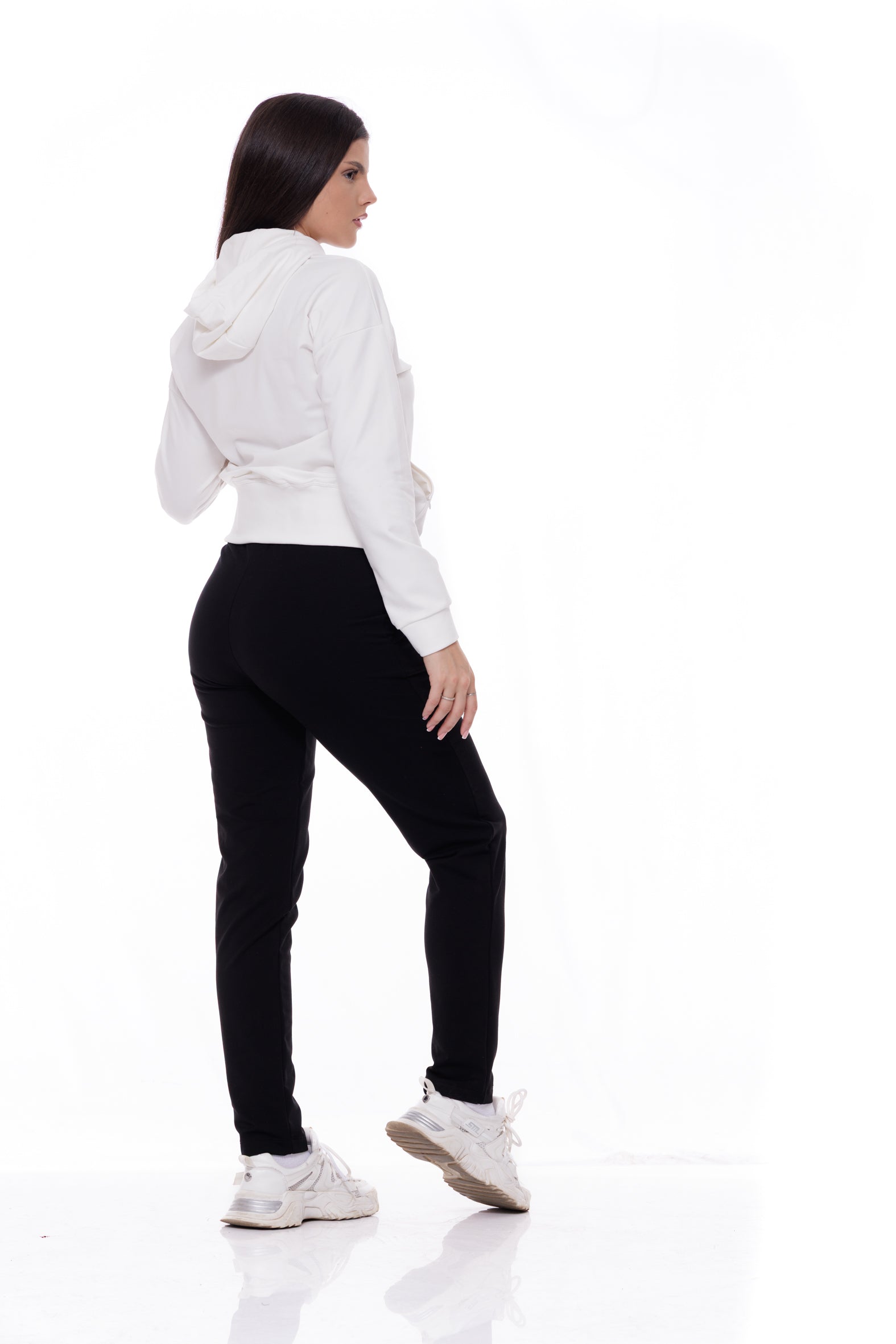 Дамски спортен екип в екрю 25-1059