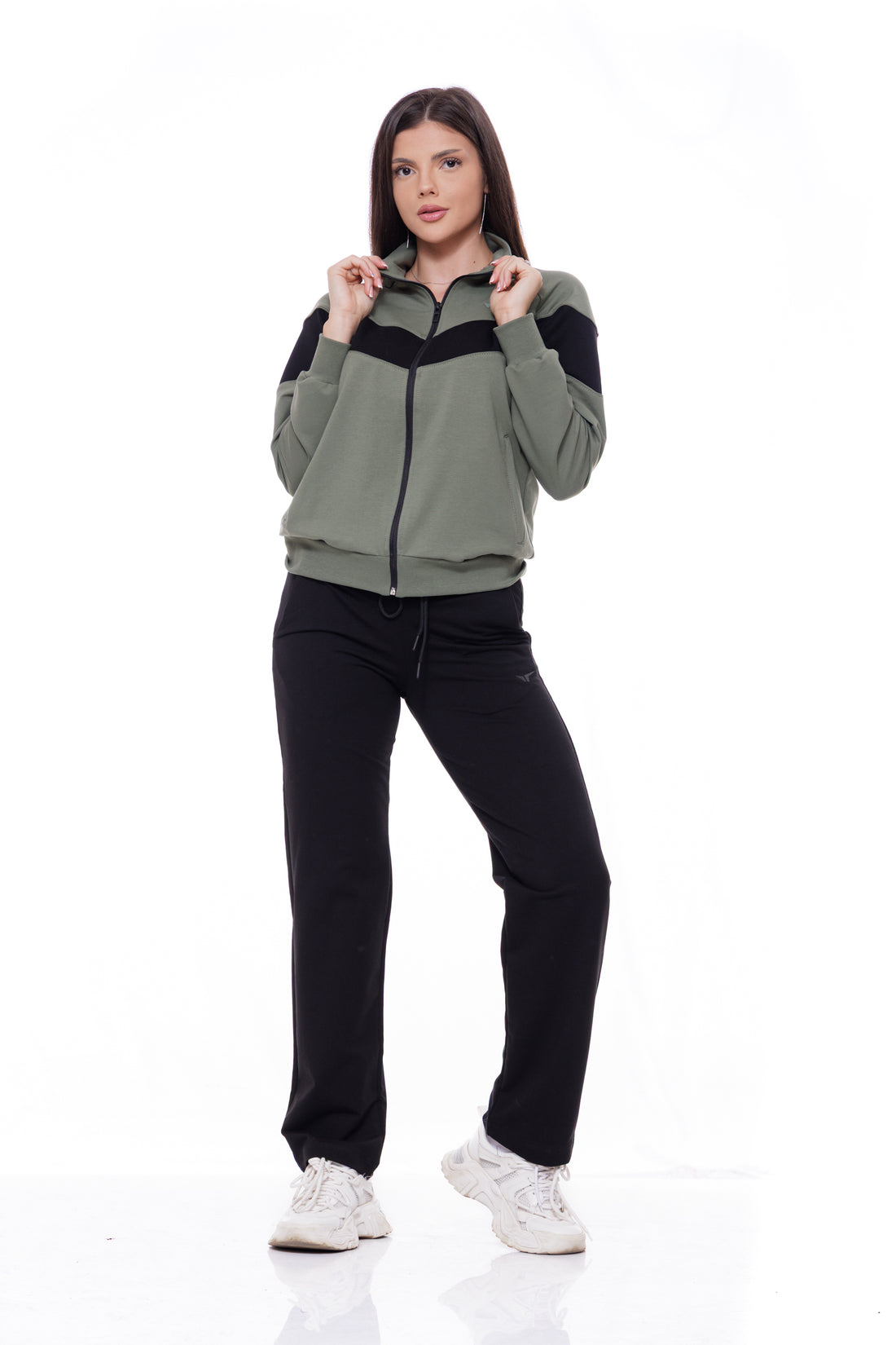 Дамски спортен екип в зелено 25-1082