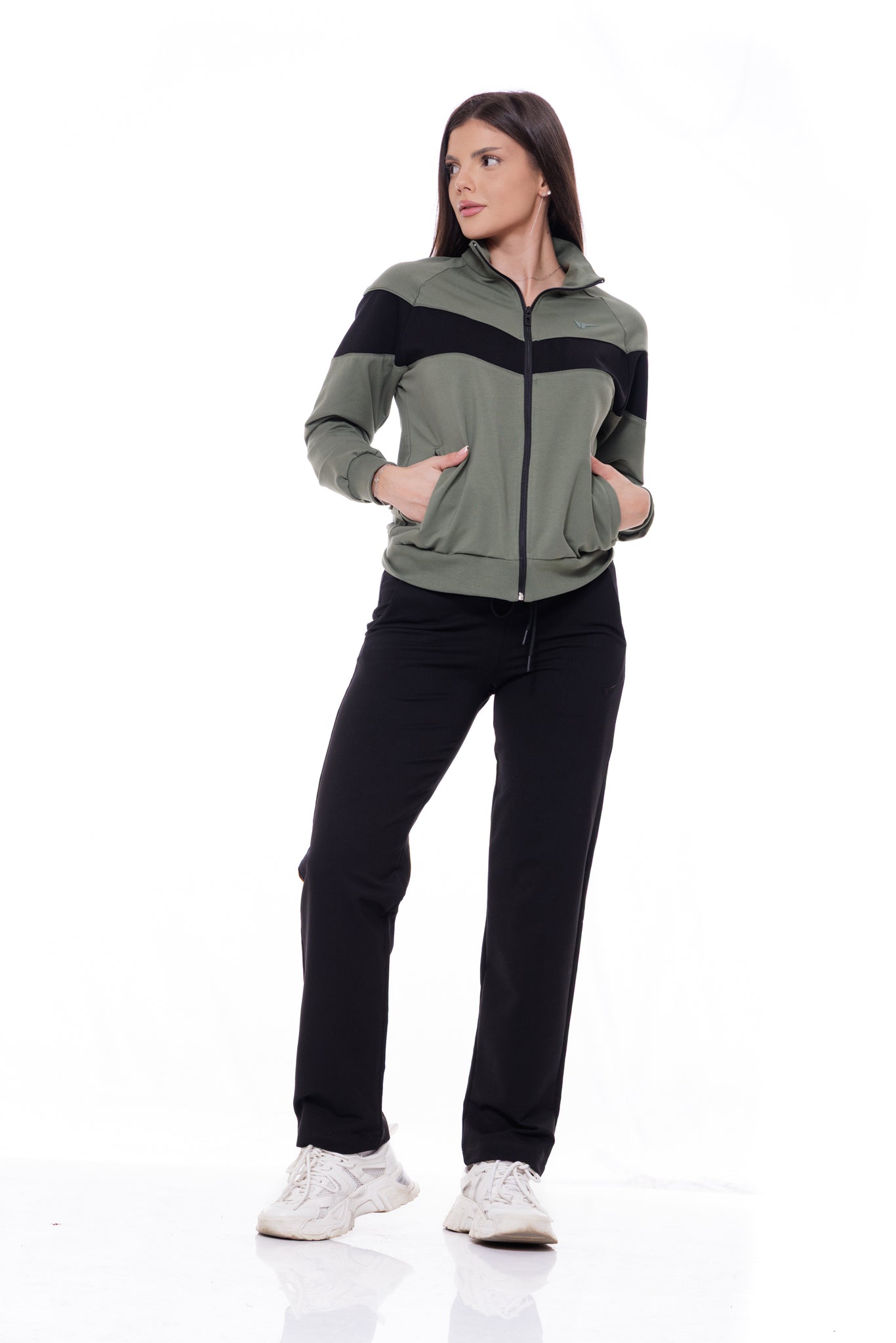 Дамски спортен екип в зелено 25-1082