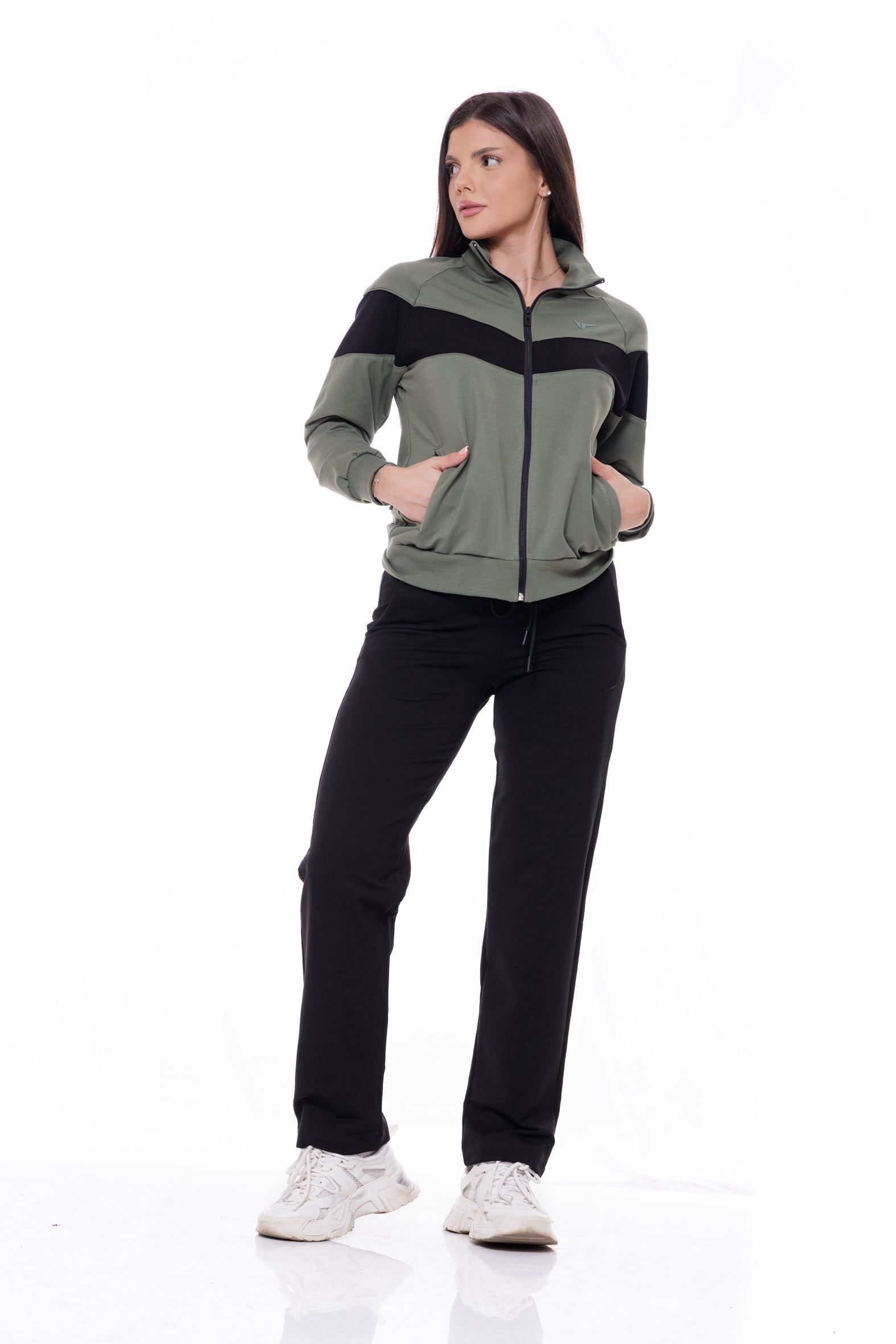 Дамски спортен екип в зелено 25-1082