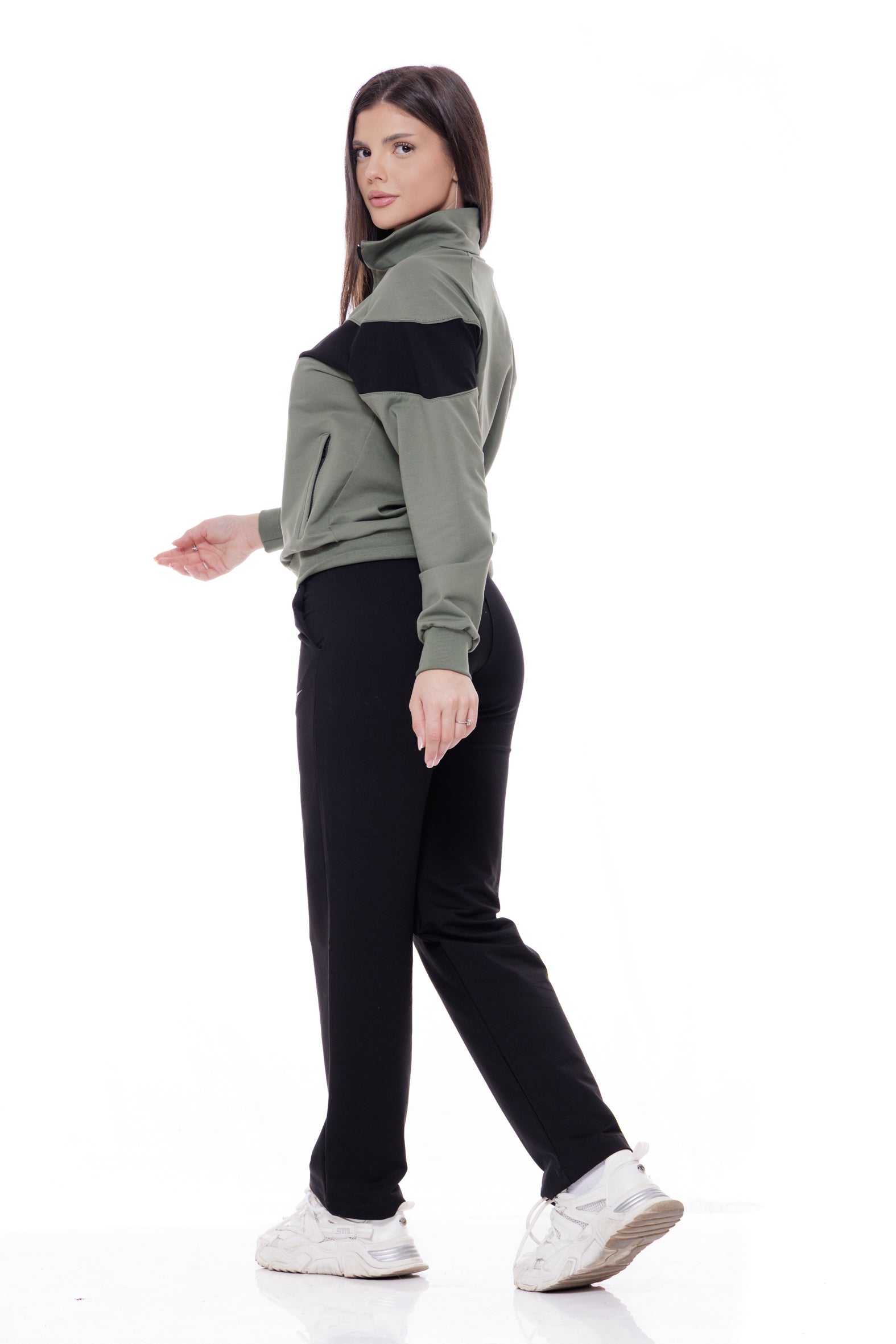 Дамски спортен екип в зелено 25-1082