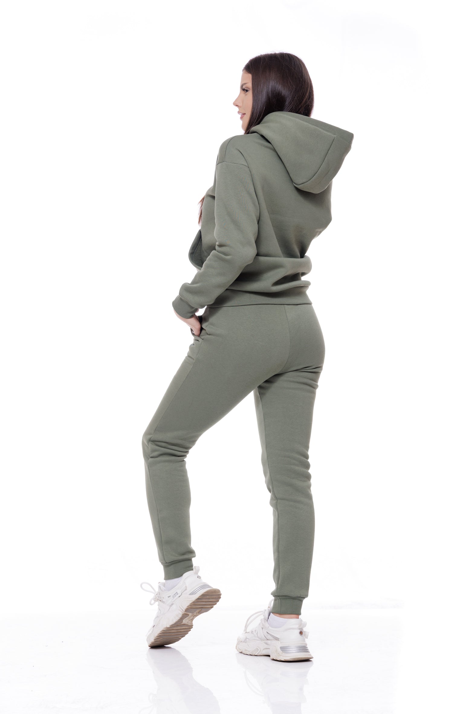 Дамски спортен ватиран екип в зелено 23-1171