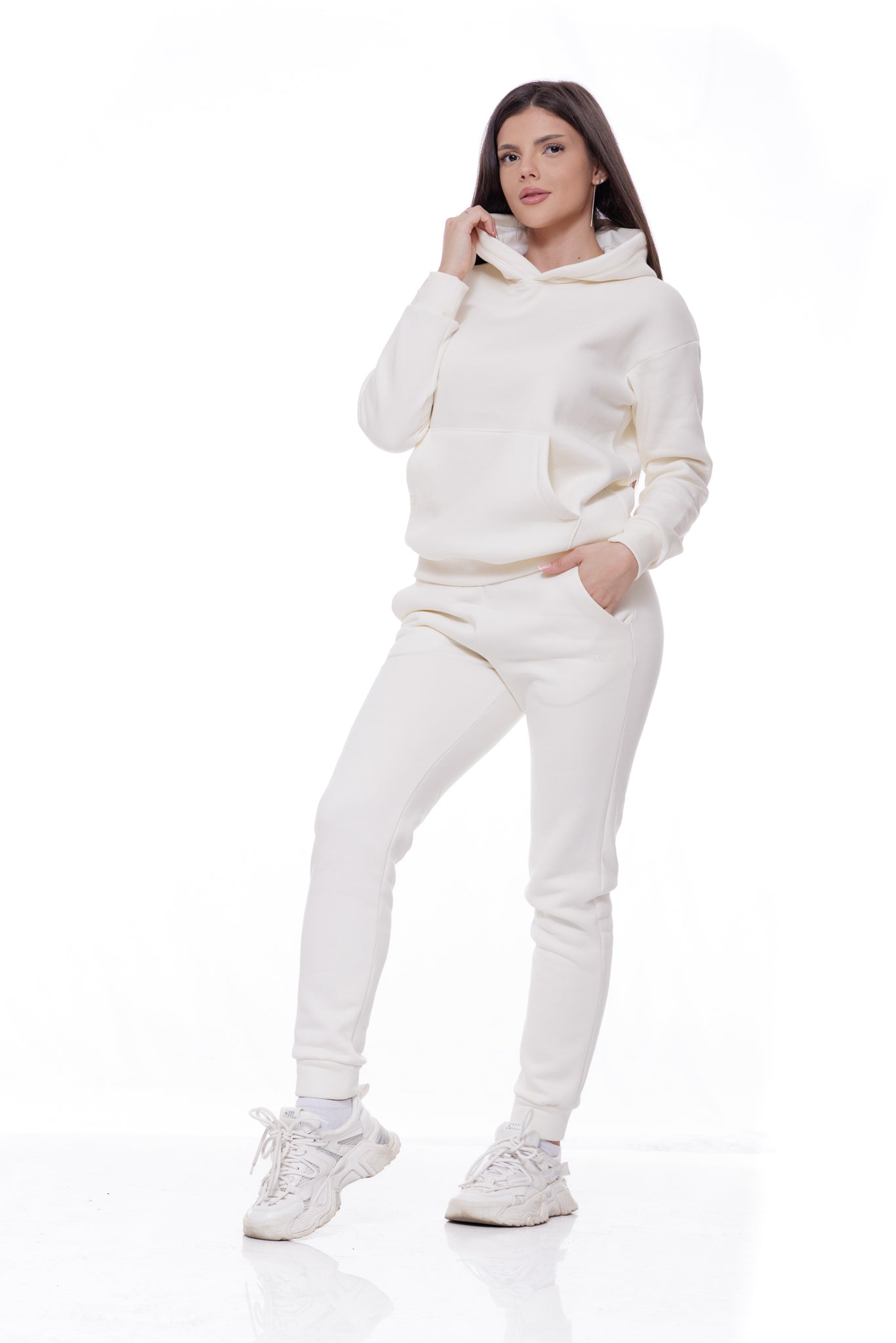 Дамски спортен ватиран екип в екрю 23-1171