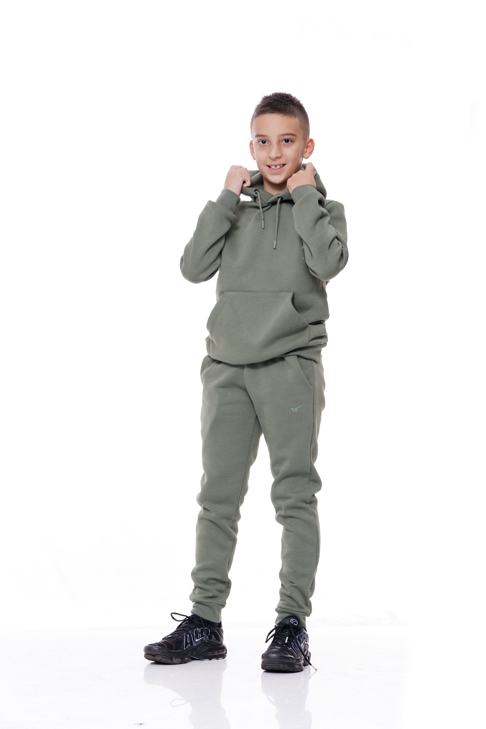 Детски спортен ватиран екип в зелено