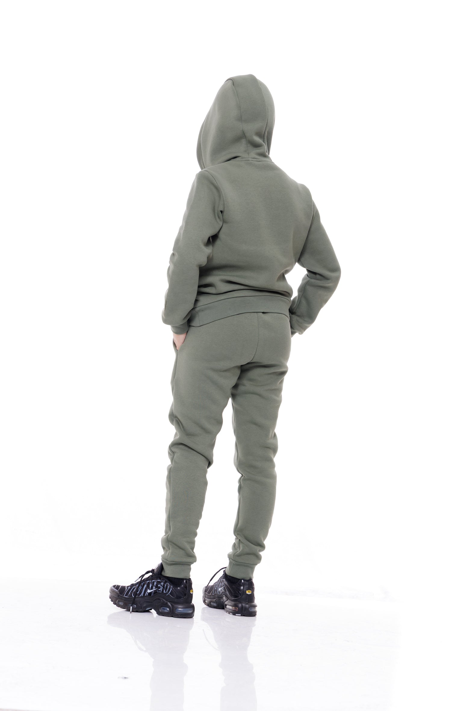 Детски спортен ватиран екип в зелено