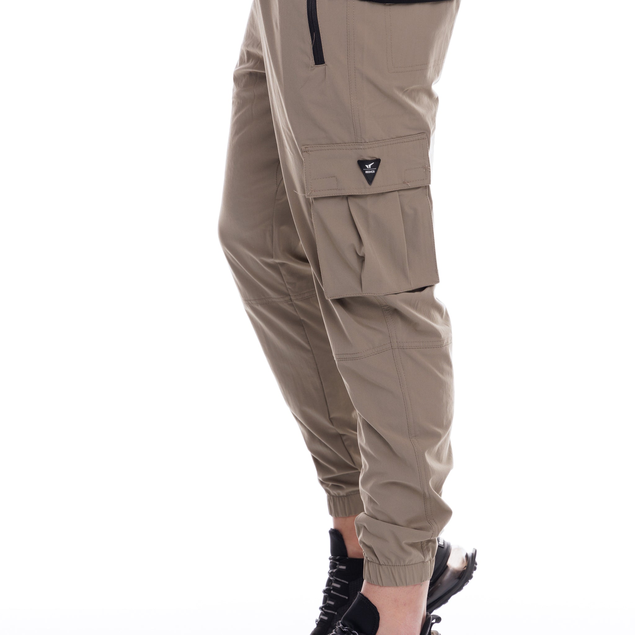 Мъжки панталон тип карго в бежово