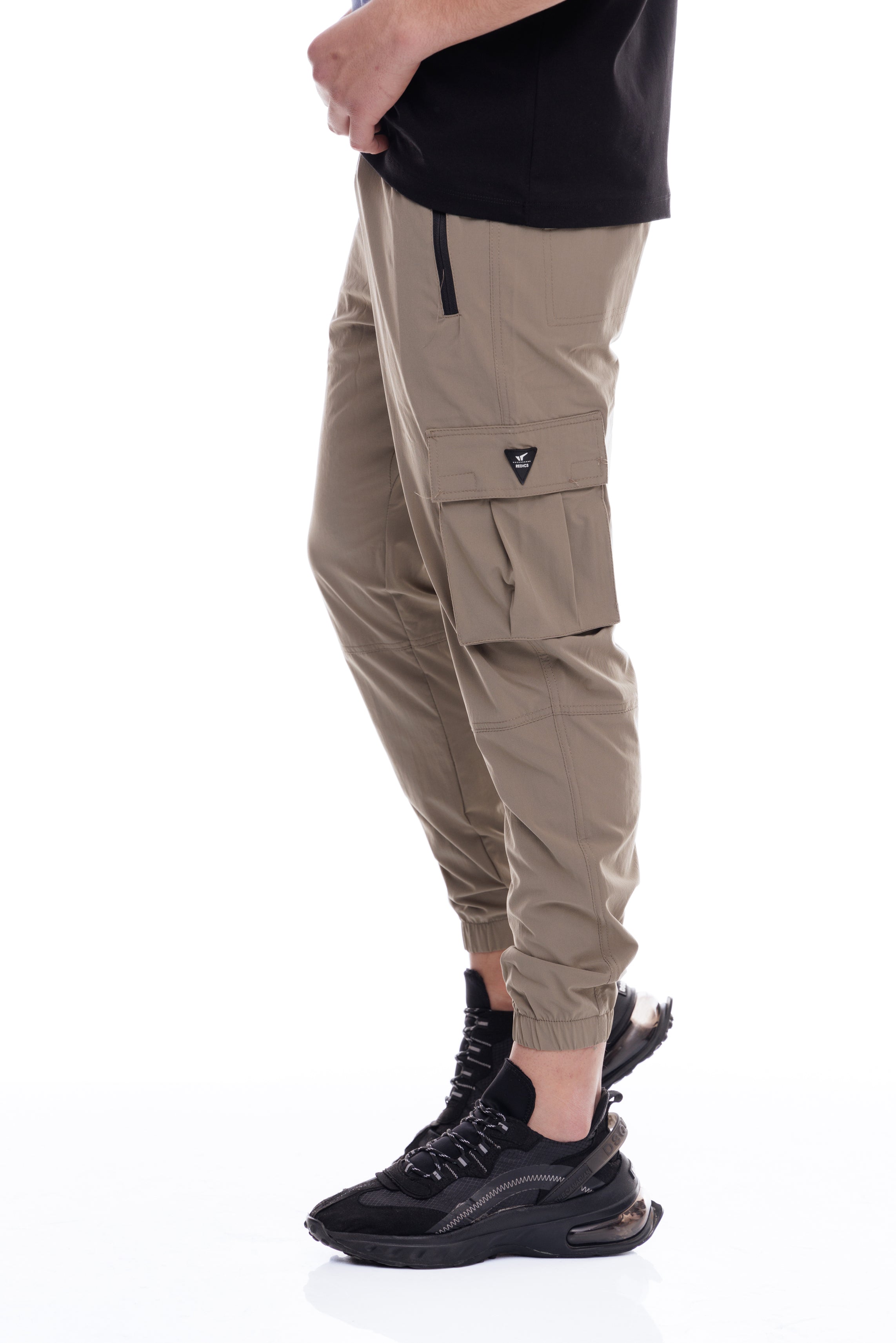 Мъжки панталон тип карго в бежово