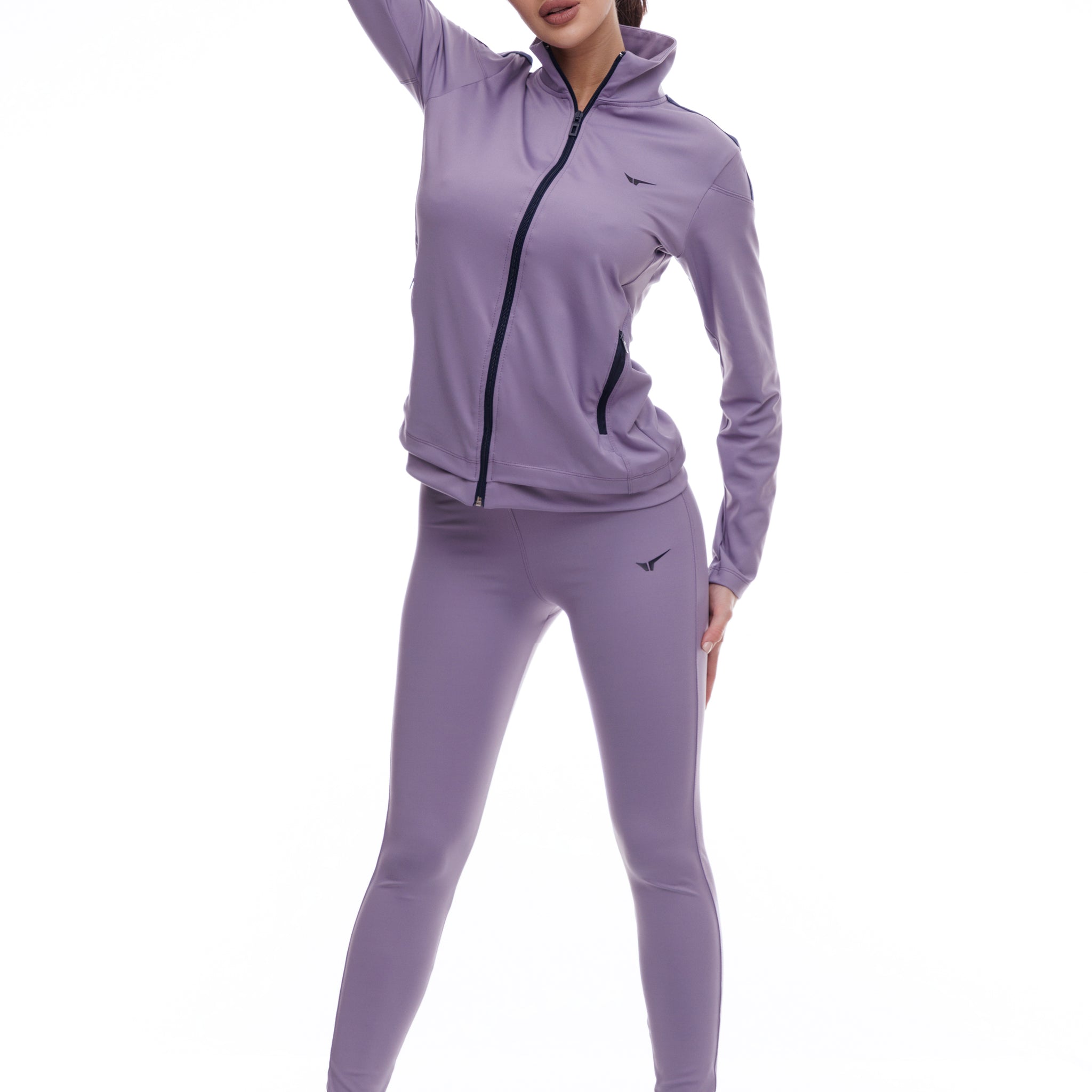 Дамски спортен екип в лилаво