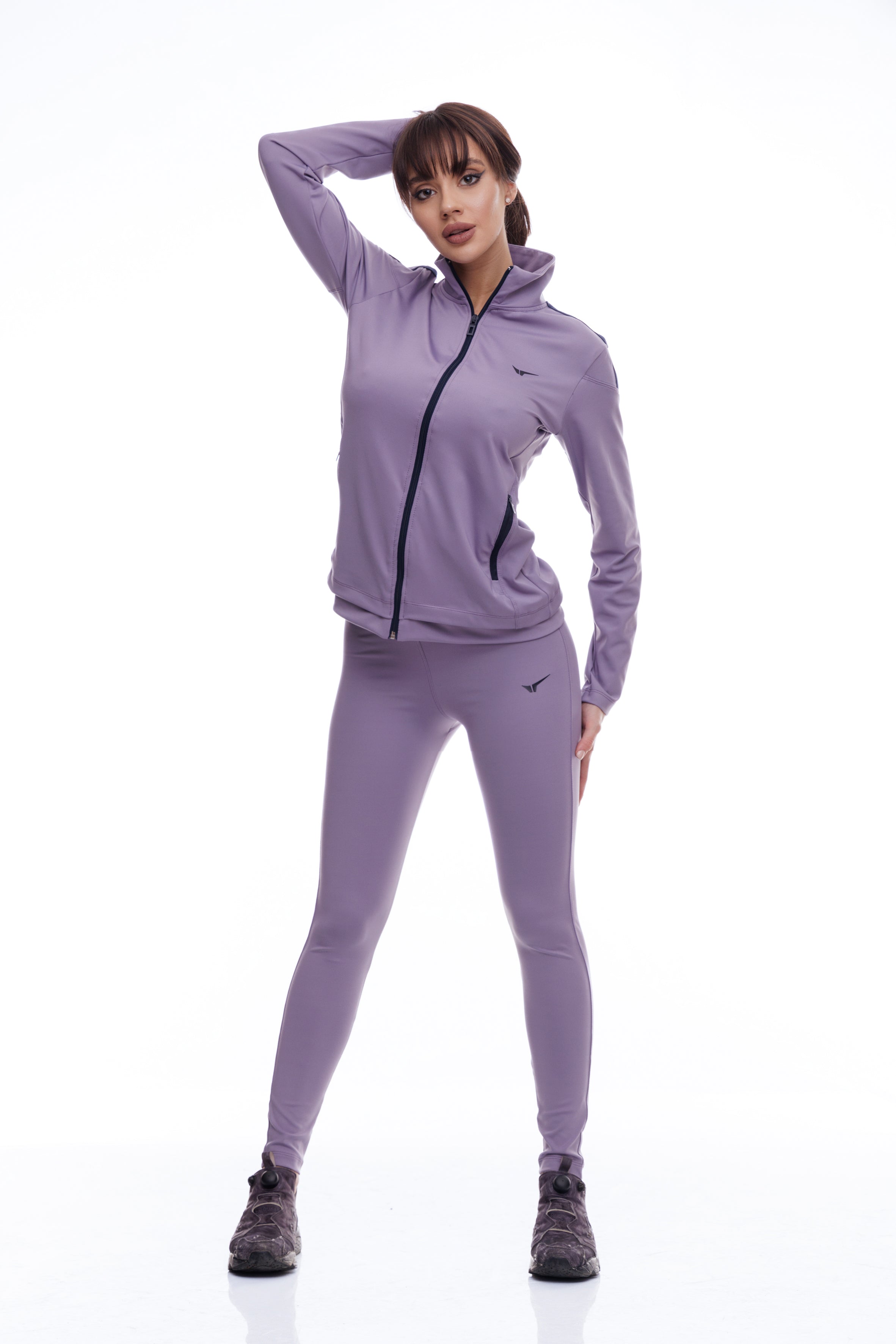 Дамски спортен екип в лилаво